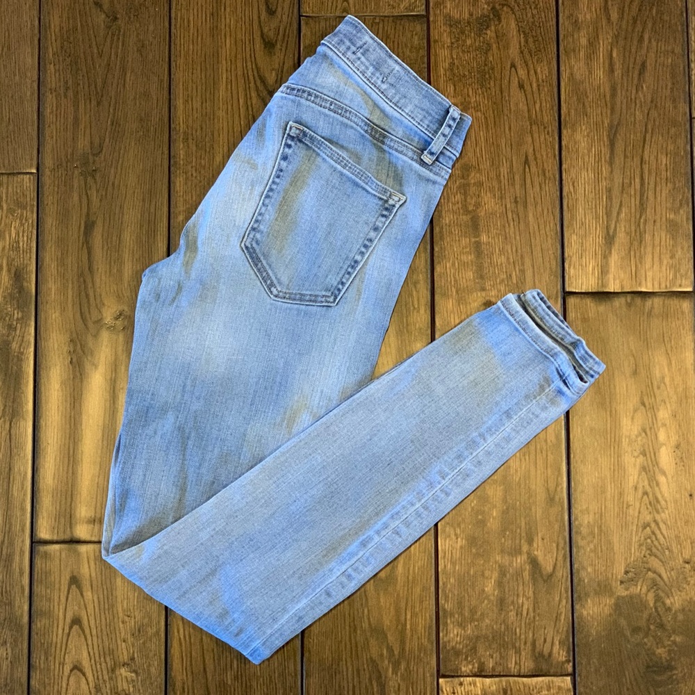 GAP Women’s True Skinny Destructed Jean